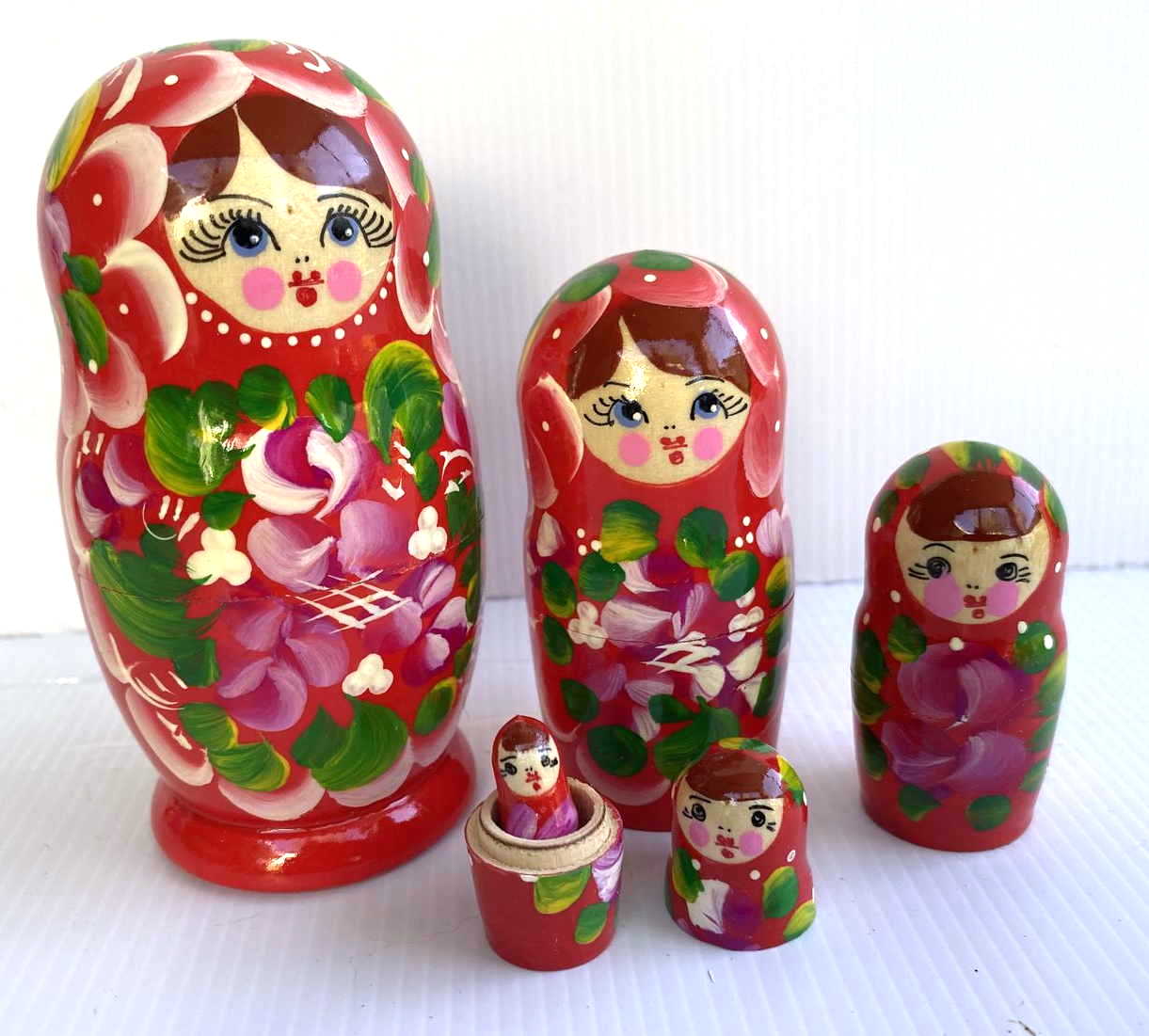 Artists Matryoshka red with green flowers (5 Nested)