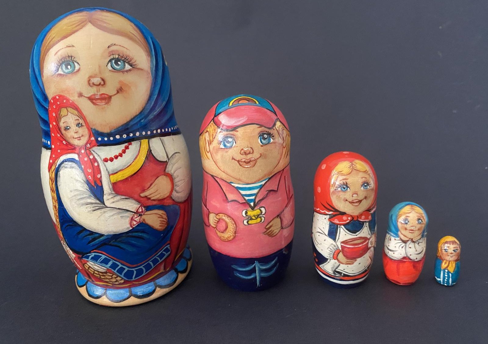 Belyakova Family Nesting Dolls – 5 Nested Set