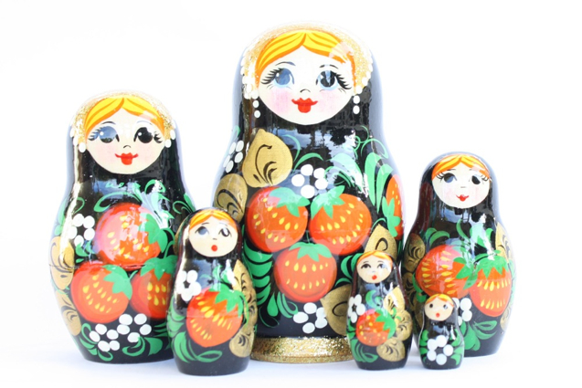 Vyatka Matryoshka - Artists 6 Nested Black with Strawberries