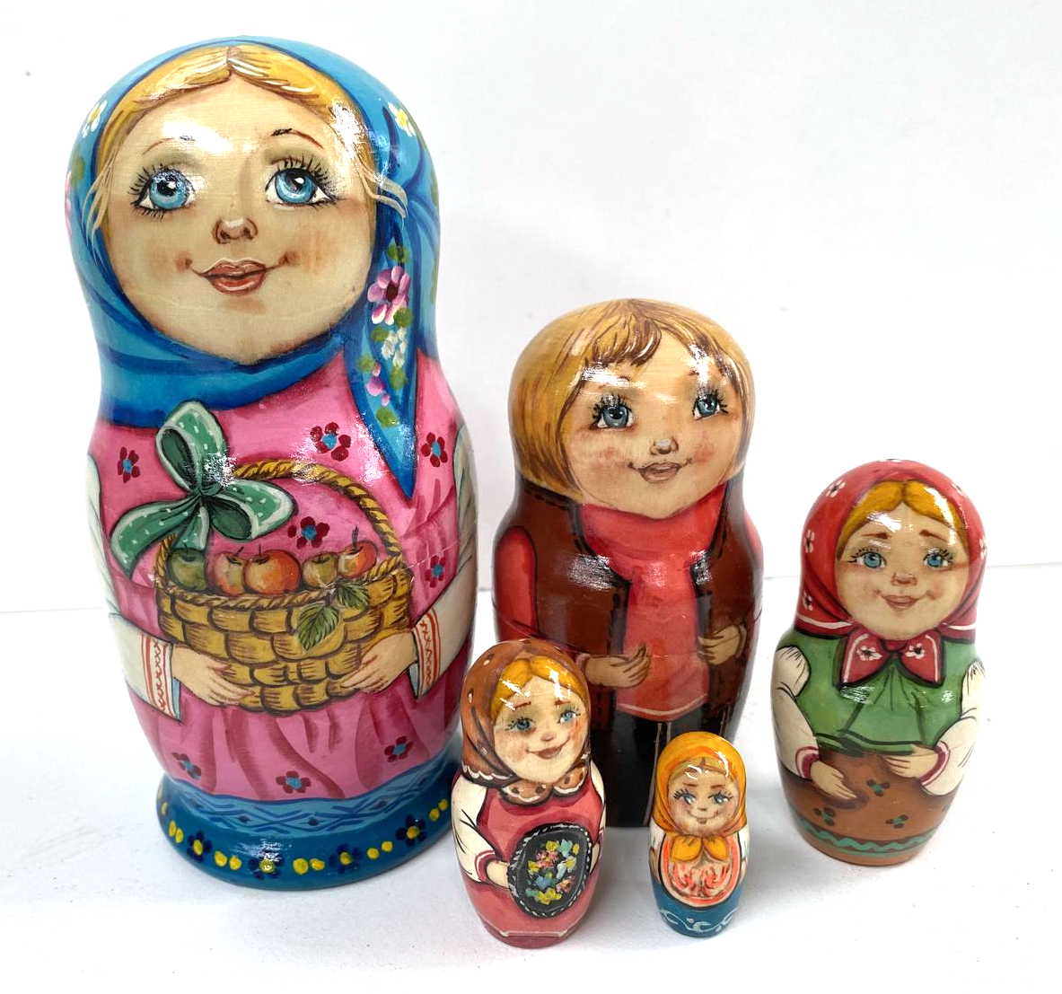 Artist Matryoshka – Apple Basket by Belyakova – 5 Nested Set