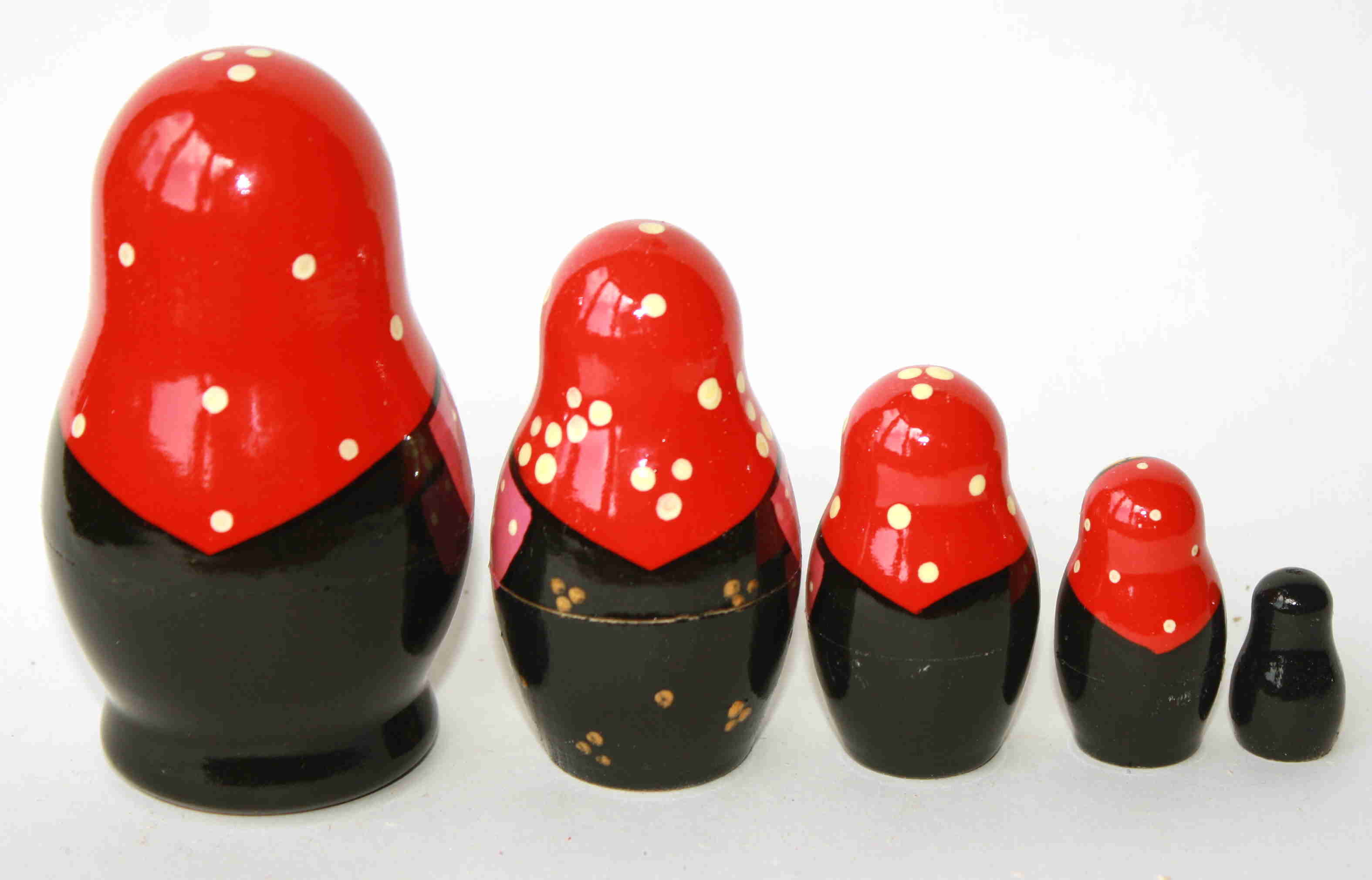 Black & Red cherries Matryoshkas 5 nested set