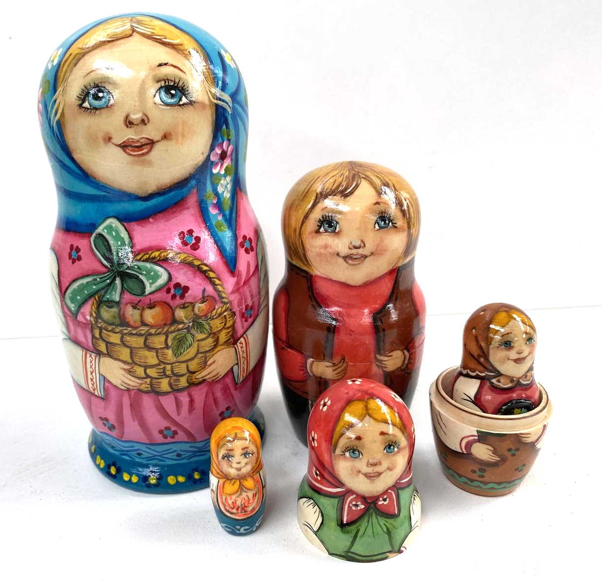 Artist Matryoshka – Apple Basket by Belyakova – 5 Nested Set