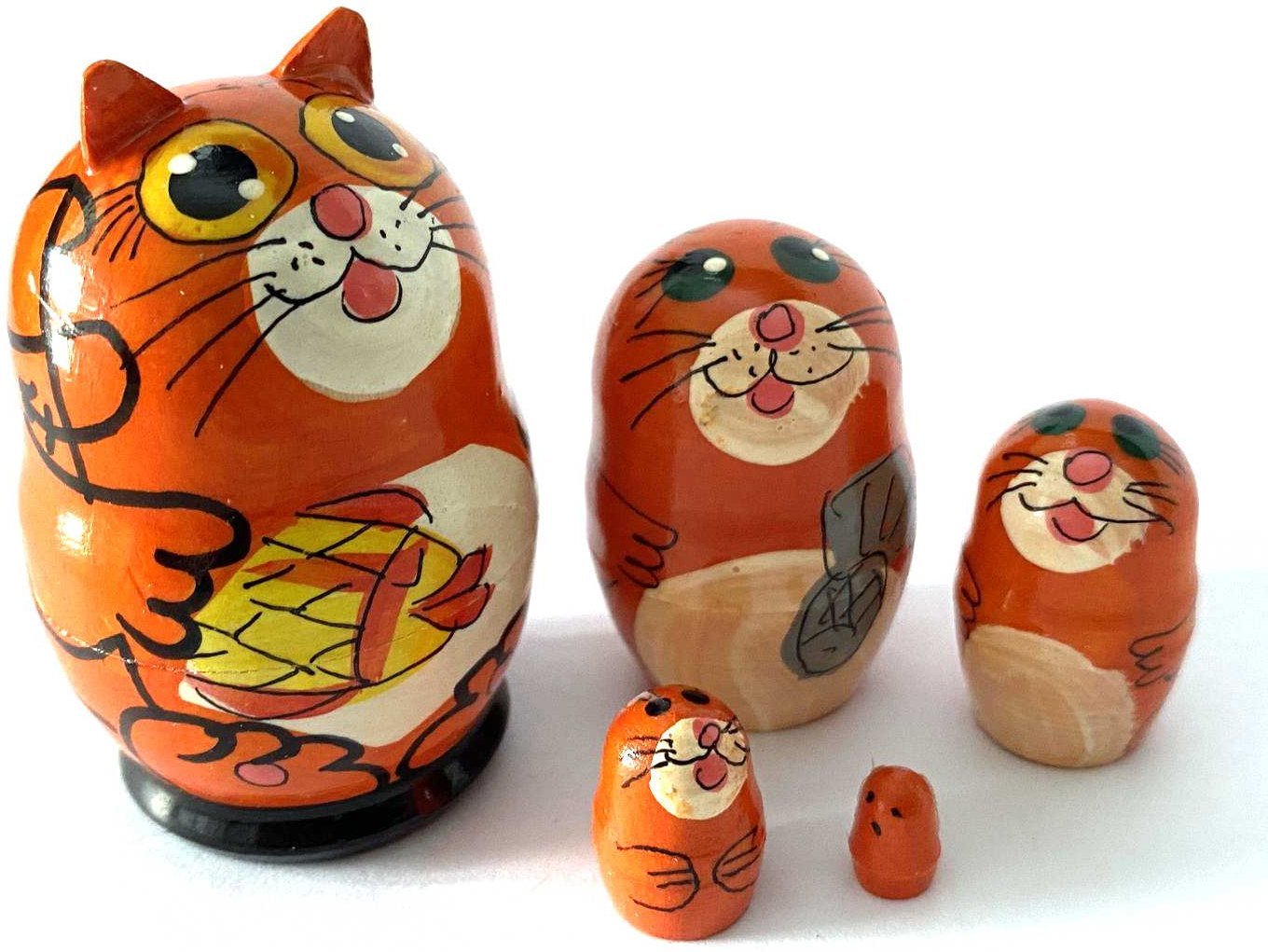 Miniature Cat Family Nesting Dolls – 5 Nested Set