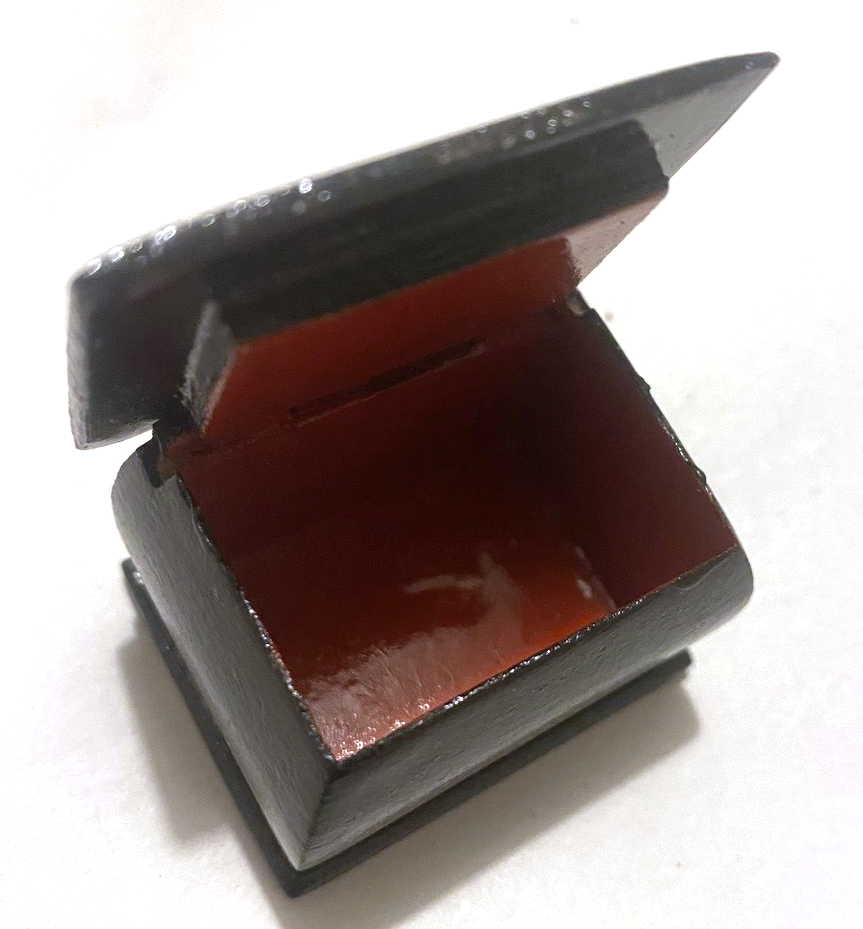 Scarlet Flower Lacquer Trinket Box (small)
