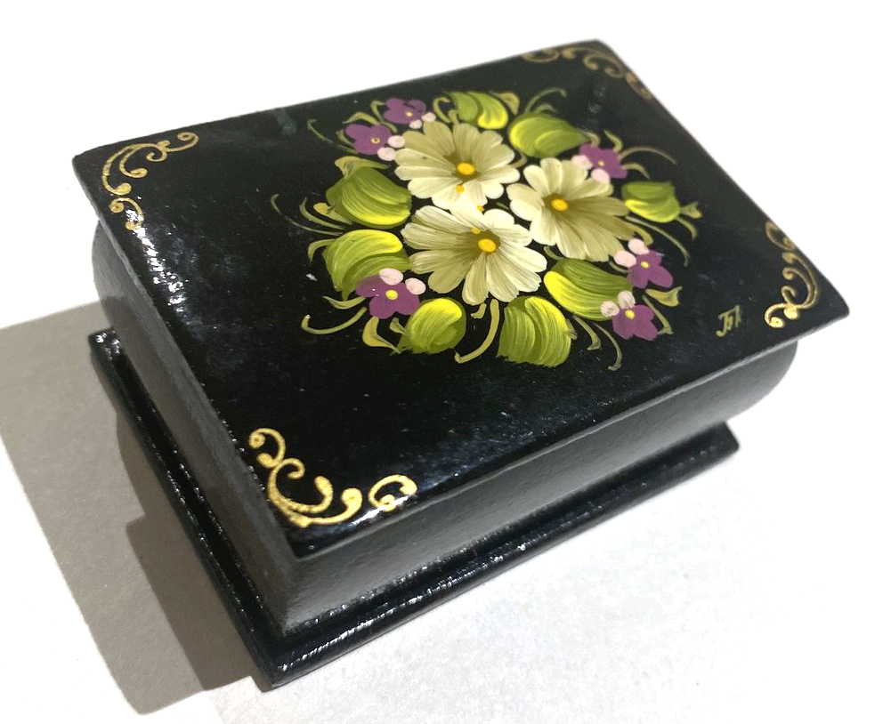 Daisies and Violets Lacquer Trinket Box