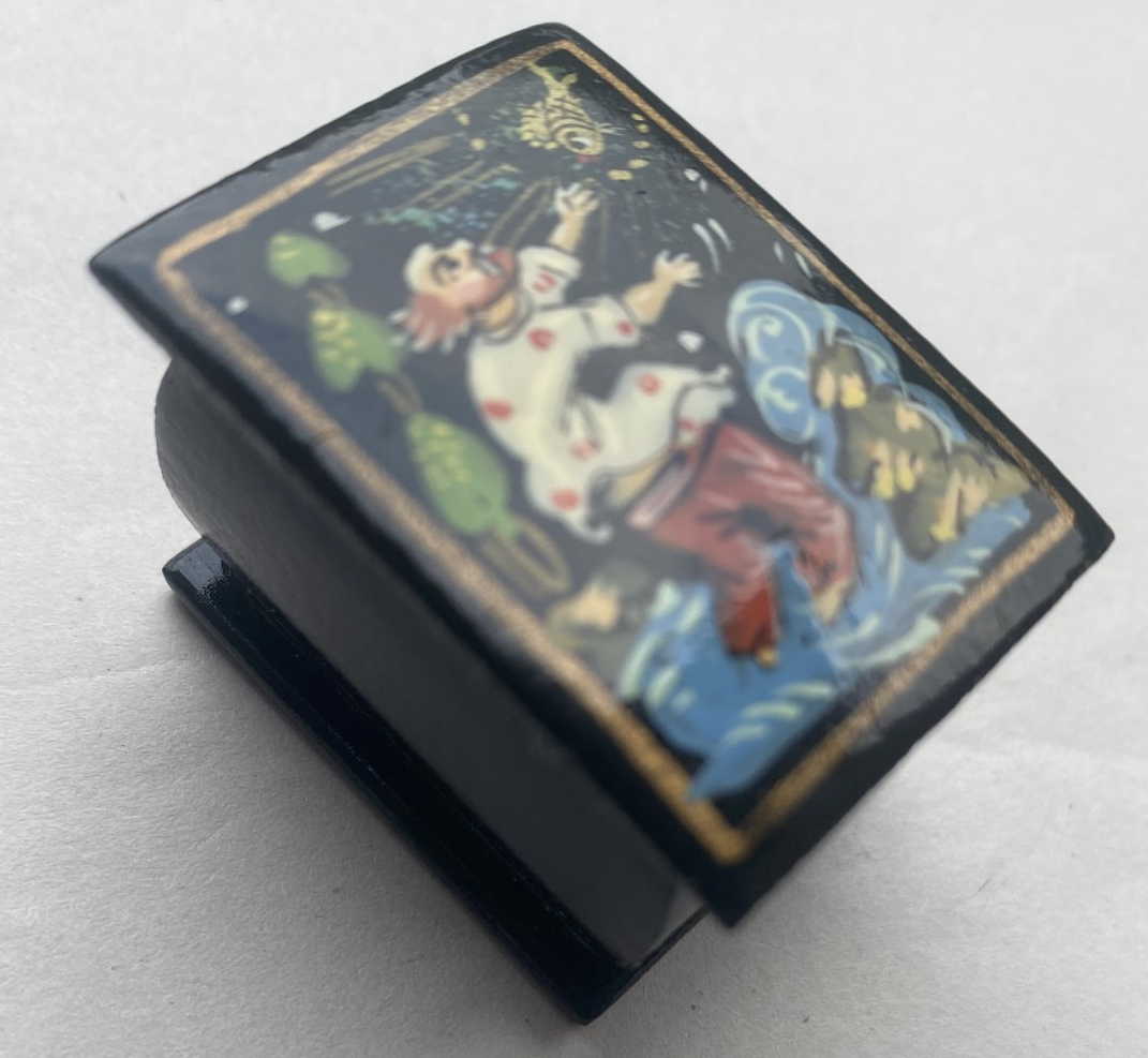 Golden Fish Lacquer Trinket Box (small)