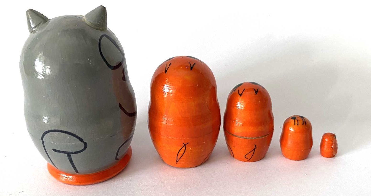 Miniature Comic Cat with fish Nesting Dolls – 5 Nested Set - 55mm