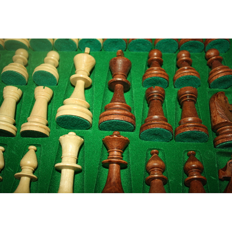 Staunton handmade wooden chess pieces in box
