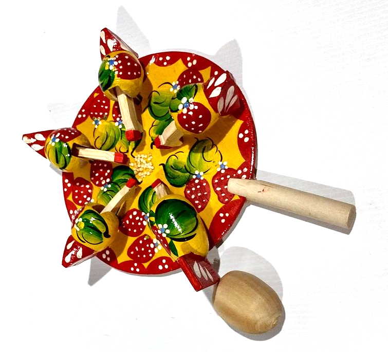 Bogorodsky Toy - Pecking Hens, Five Yellow Hens, Strawberries & Green Leaves