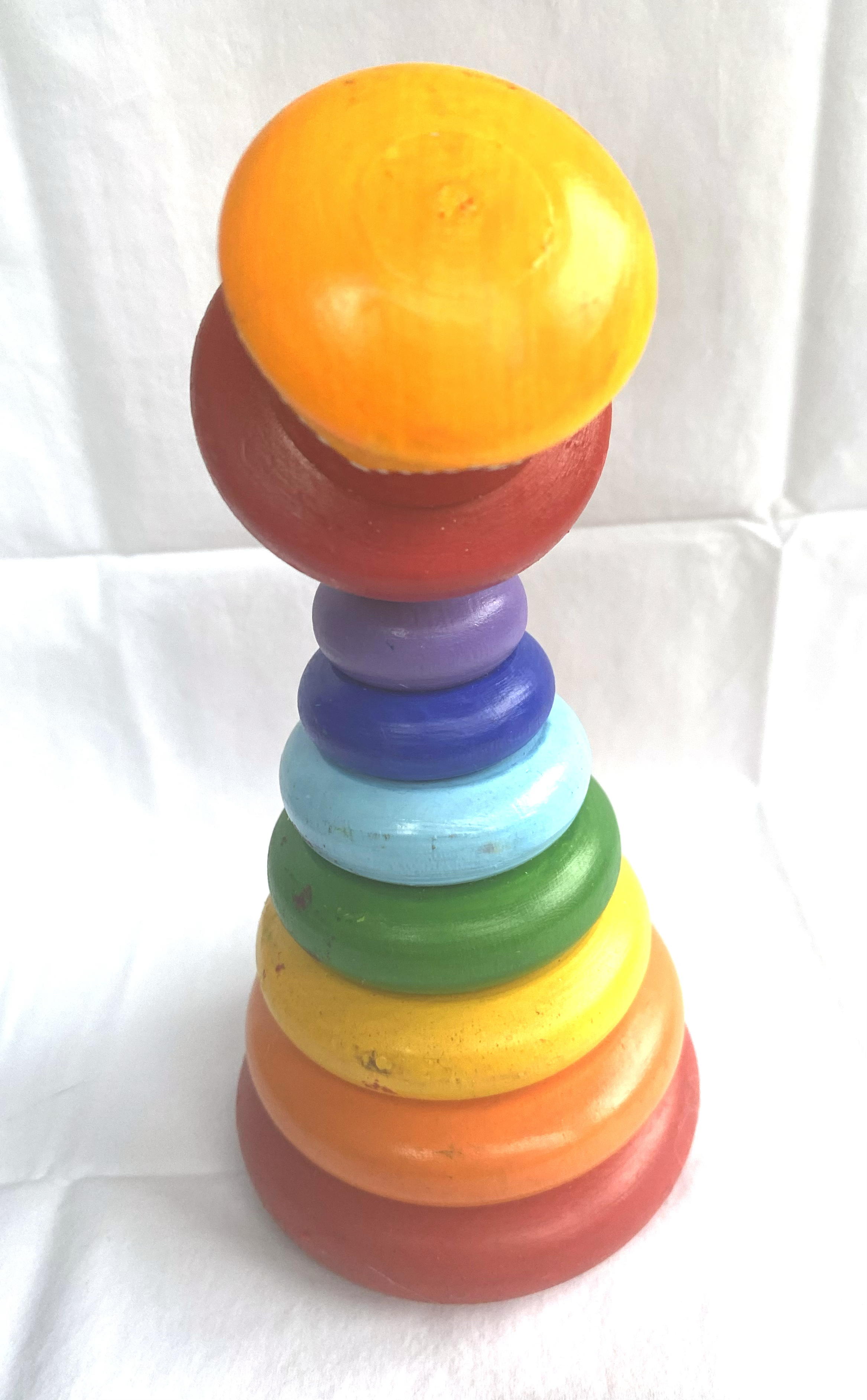 Wooden Counting toy rainbow with red orange top hat