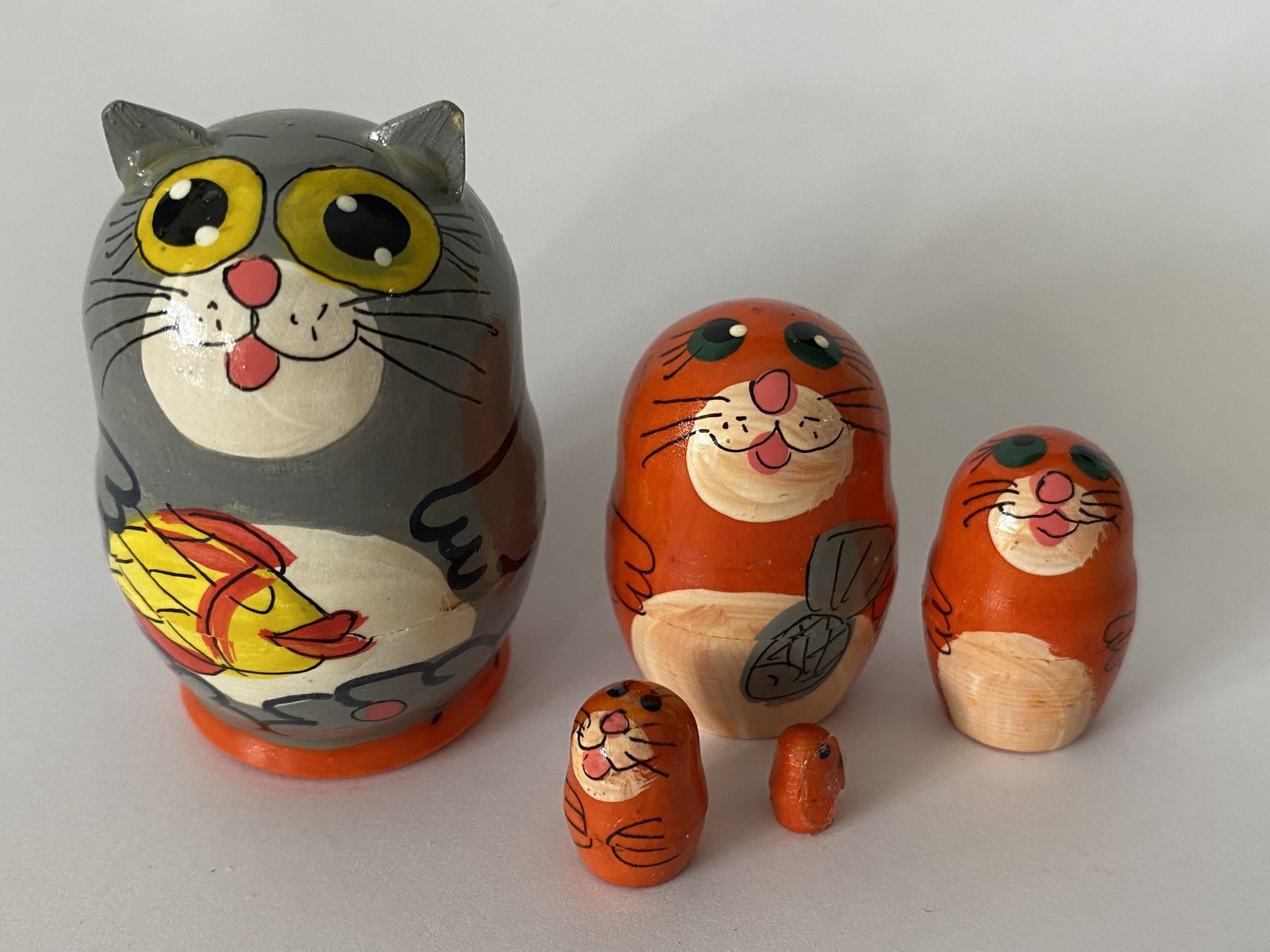 Miniature Comic Cat with fish Nesting Dolls – 5 Nested Set - 55mm