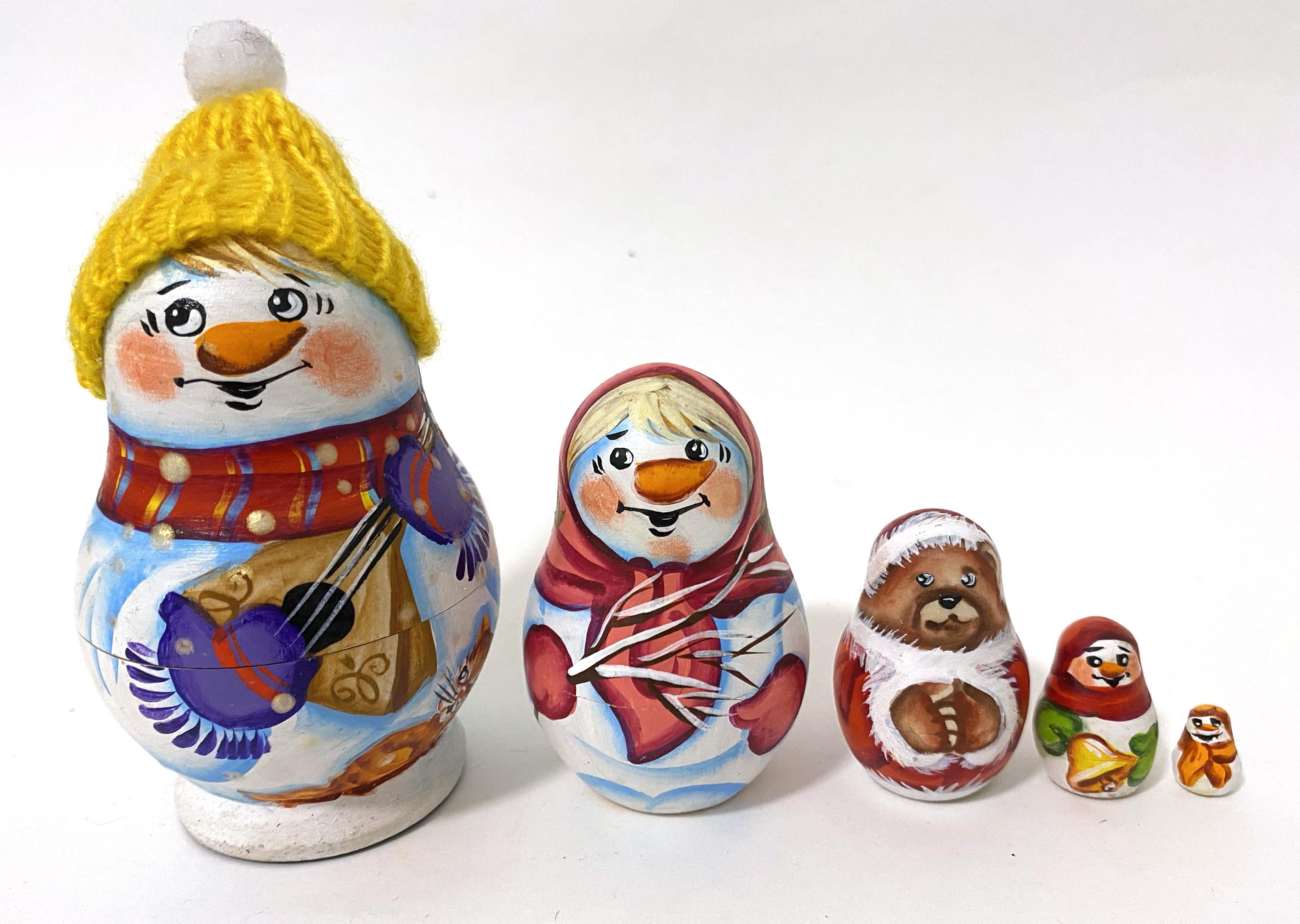 Xmas Matryoshka - snowman with knitted hat