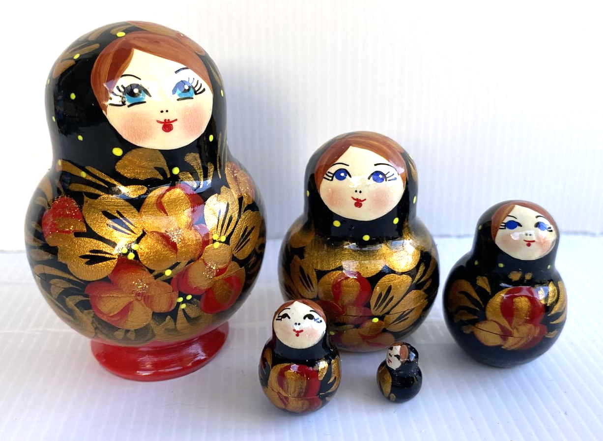 Artists Matryoshka crimson (5 nested) Copy