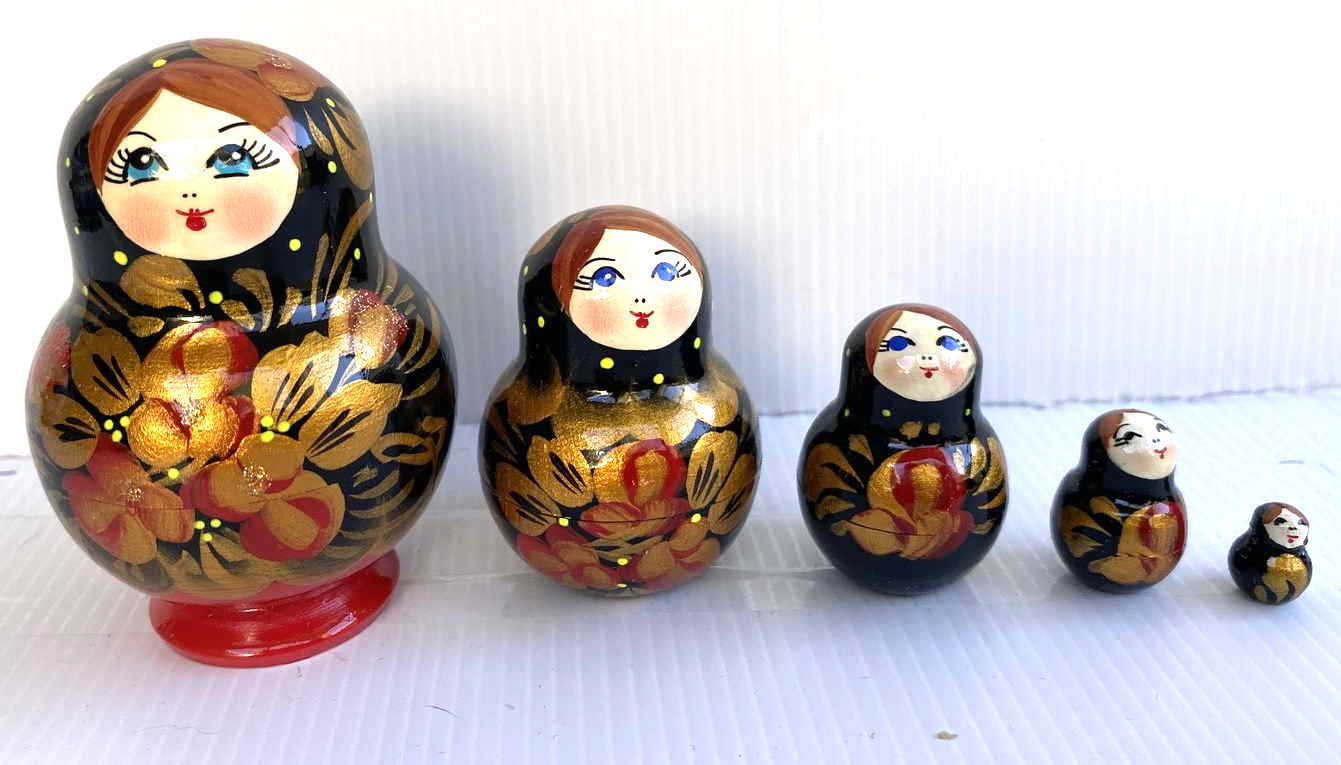 Artists Matryoshka crimson (5 nested) Copy