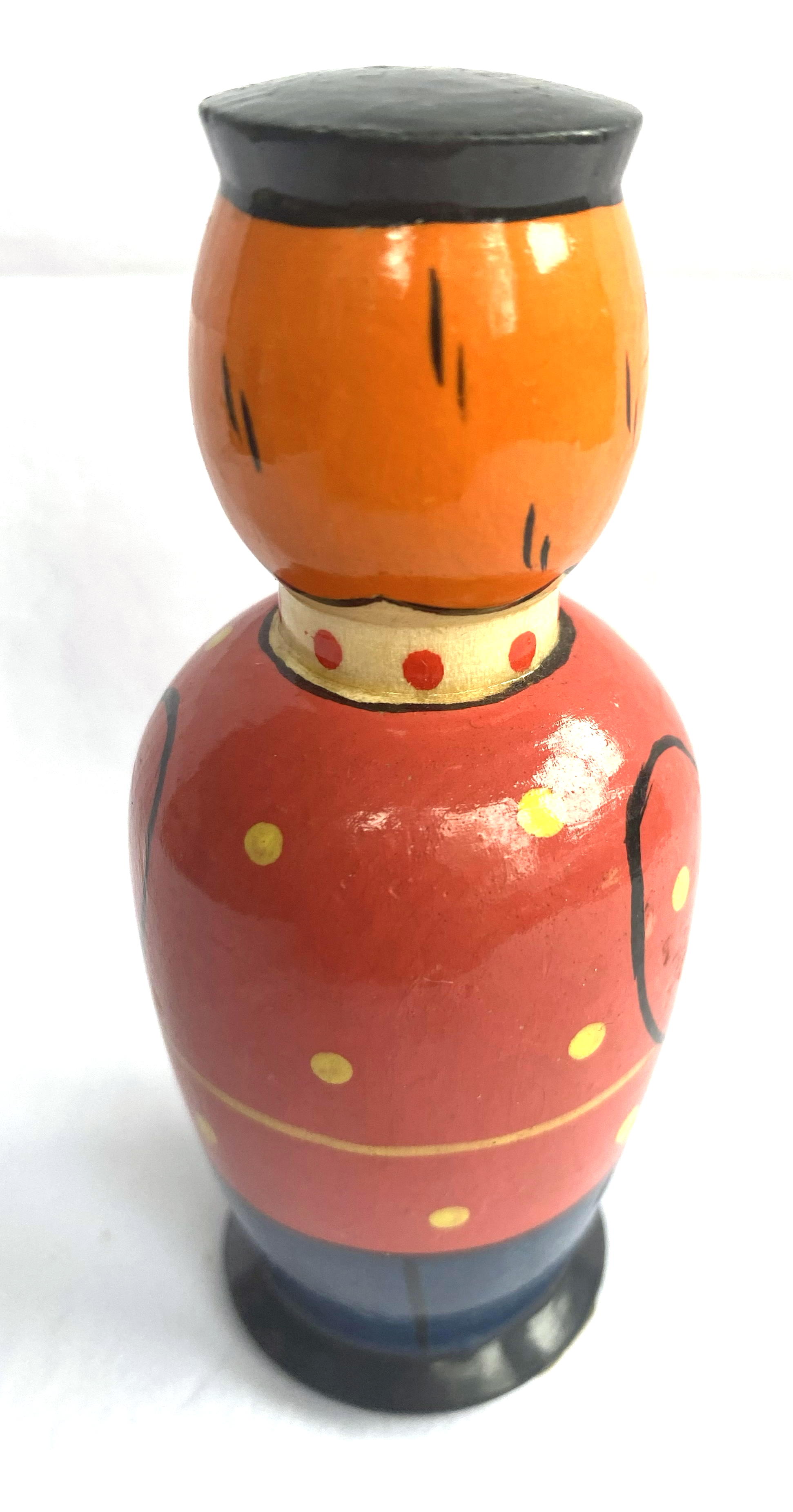 Vyatka Matryoshka single man with balalaika