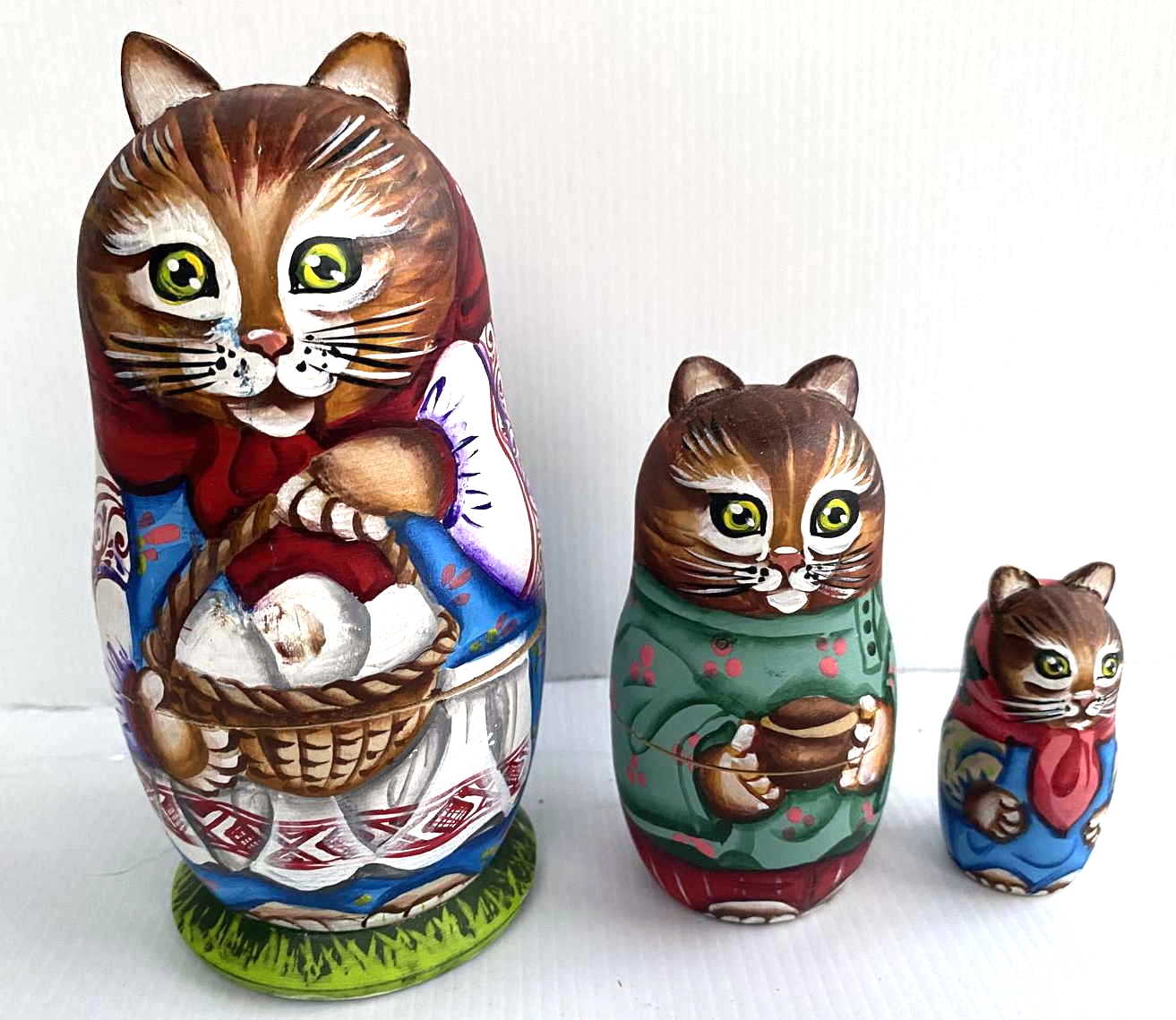 Artists Matryoshka Cat (3 Nested set)